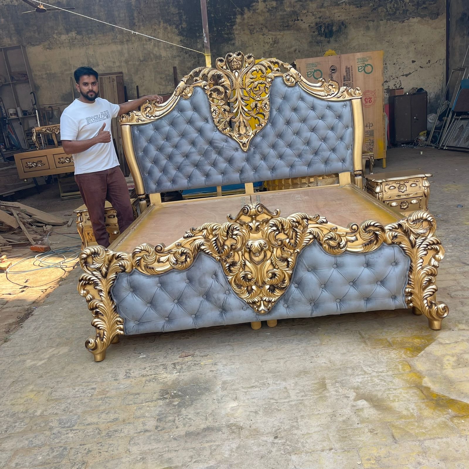 Elegant Teak Wood Carving Bed – Handcrafted Luxury Design - Image 4